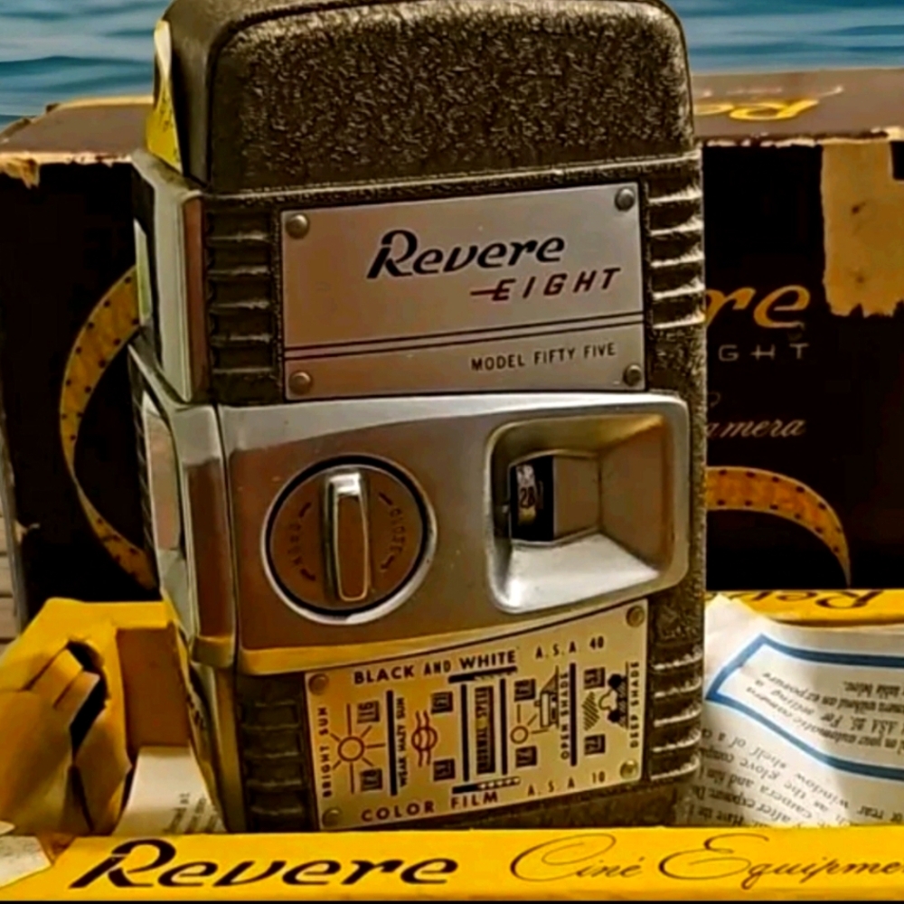 Revere Eighty 8 "55" Cine Camera 1957 See Description, Has Original BOX and More